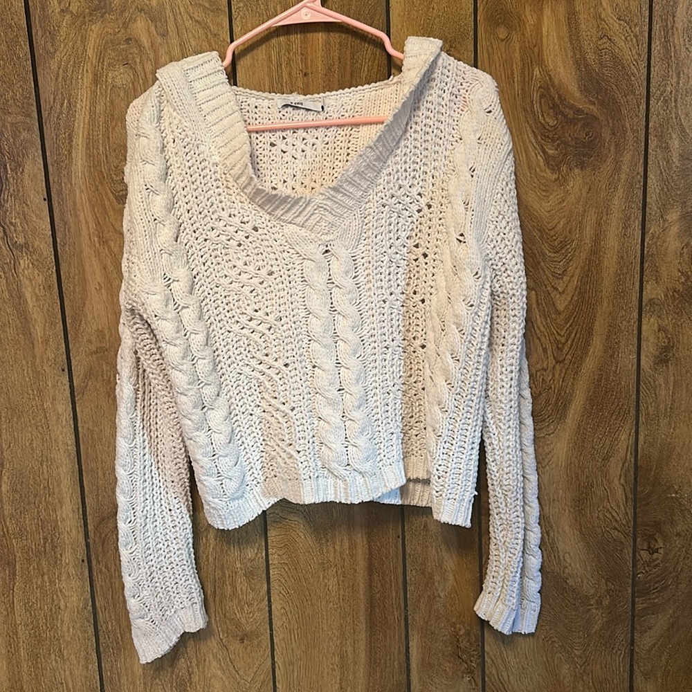 V-Chic Sweater with hood